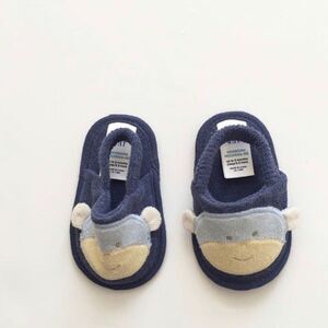 BABygap terry cloth slippers EUC 0-3 months (1)